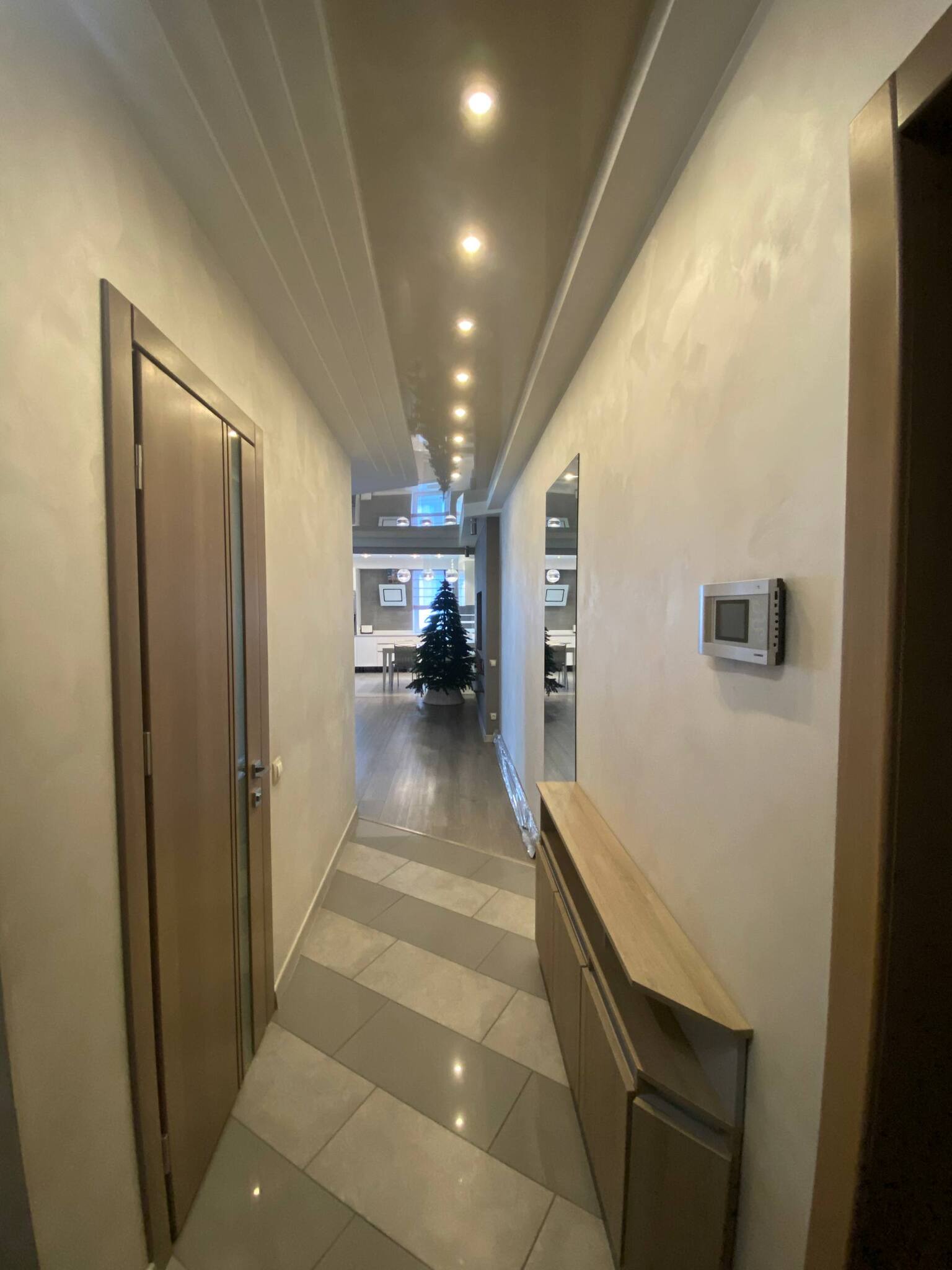 Оренда 4-кімнатної квартири 110 м², Мандриківська вул.