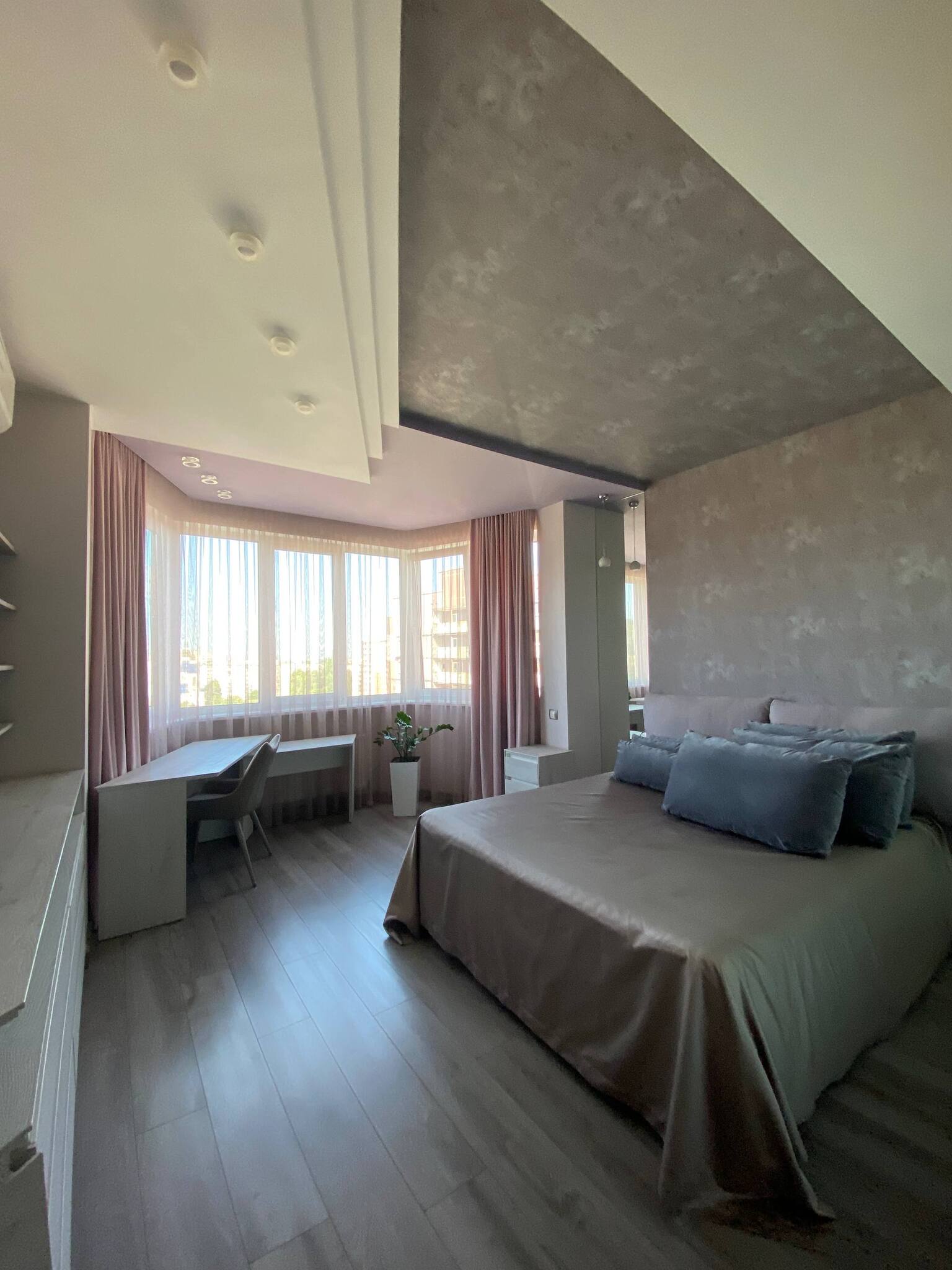 Оренда 4-кімнатної квартири 110 м², Мандриківська вул.