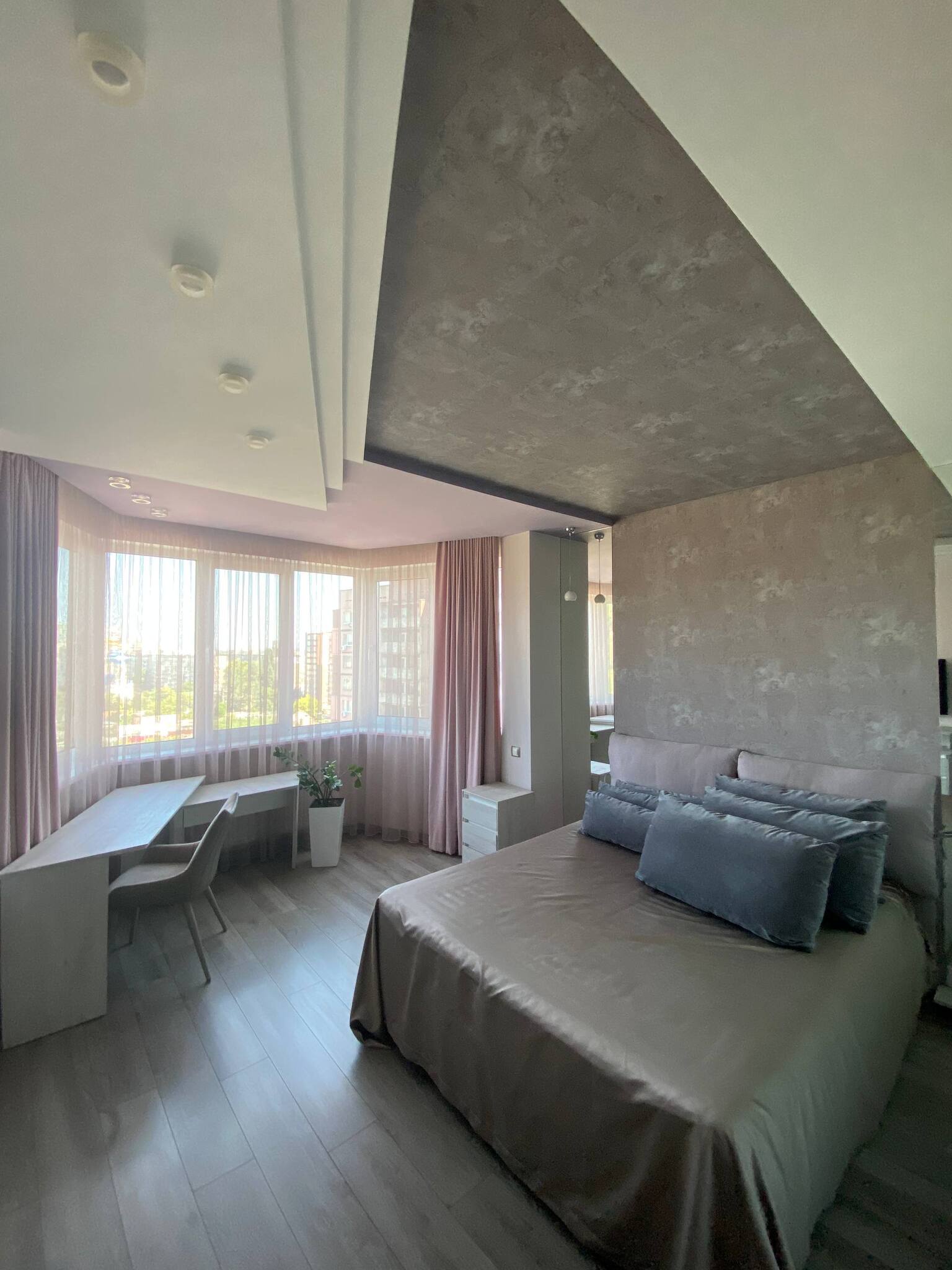 Оренда 4-кімнатної квартири 110 м², Мандриківська вул.