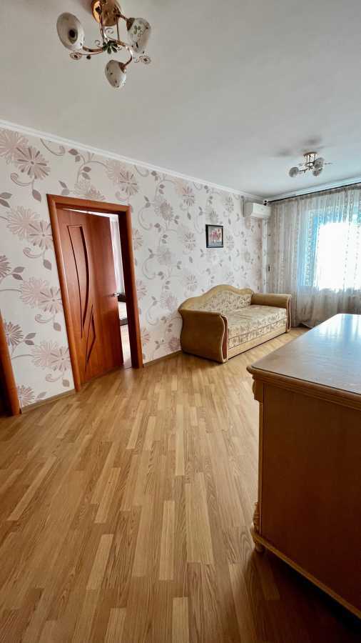 Продаж 3-кімнатної квартири 75 м², Грушевського вул., 17Г