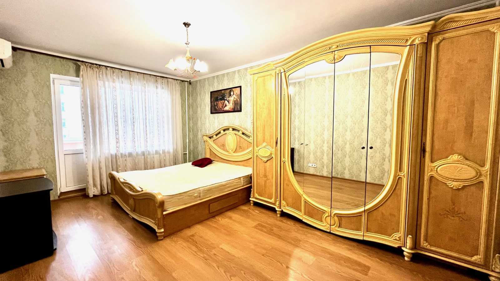 Продаж 3-кімнатної квартири 75 м², Грушевського вул., 17Г