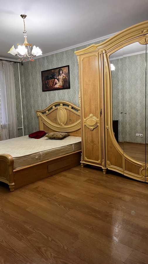 Продаж 3-кімнатної квартири 75 м², Грушевського вул., 17Г