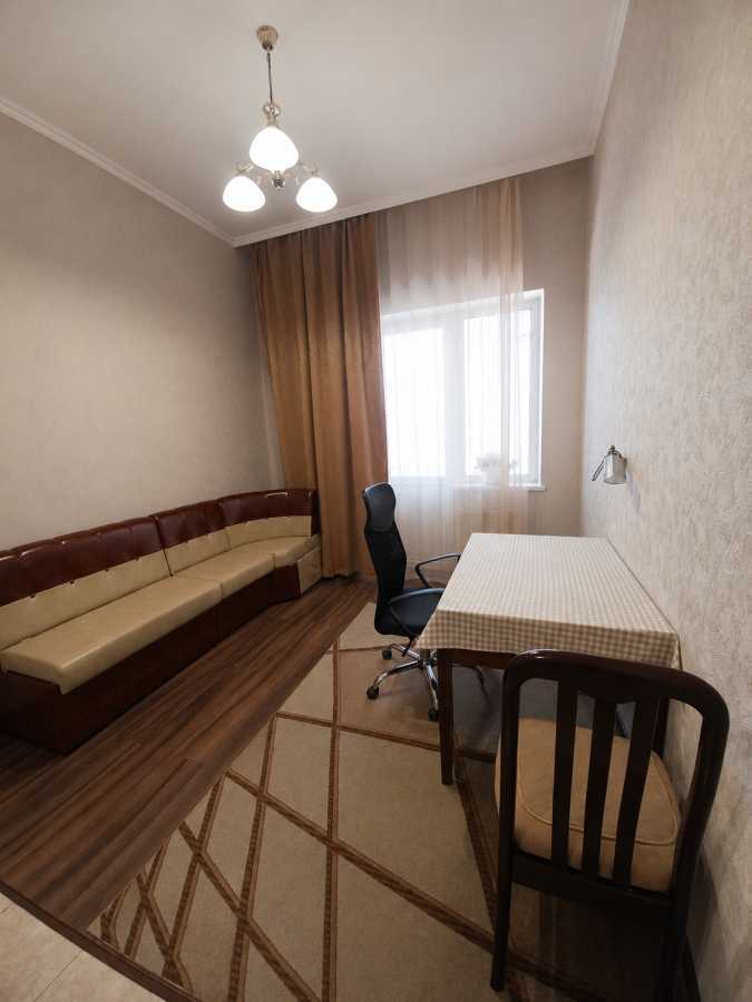 Продаж 2-кімнатної квартири 68.3 м², Київська вул., 265