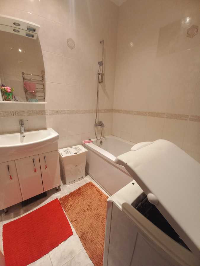 Продаж 2-кімнатної квартири 68.3 м², Київська вул., 265