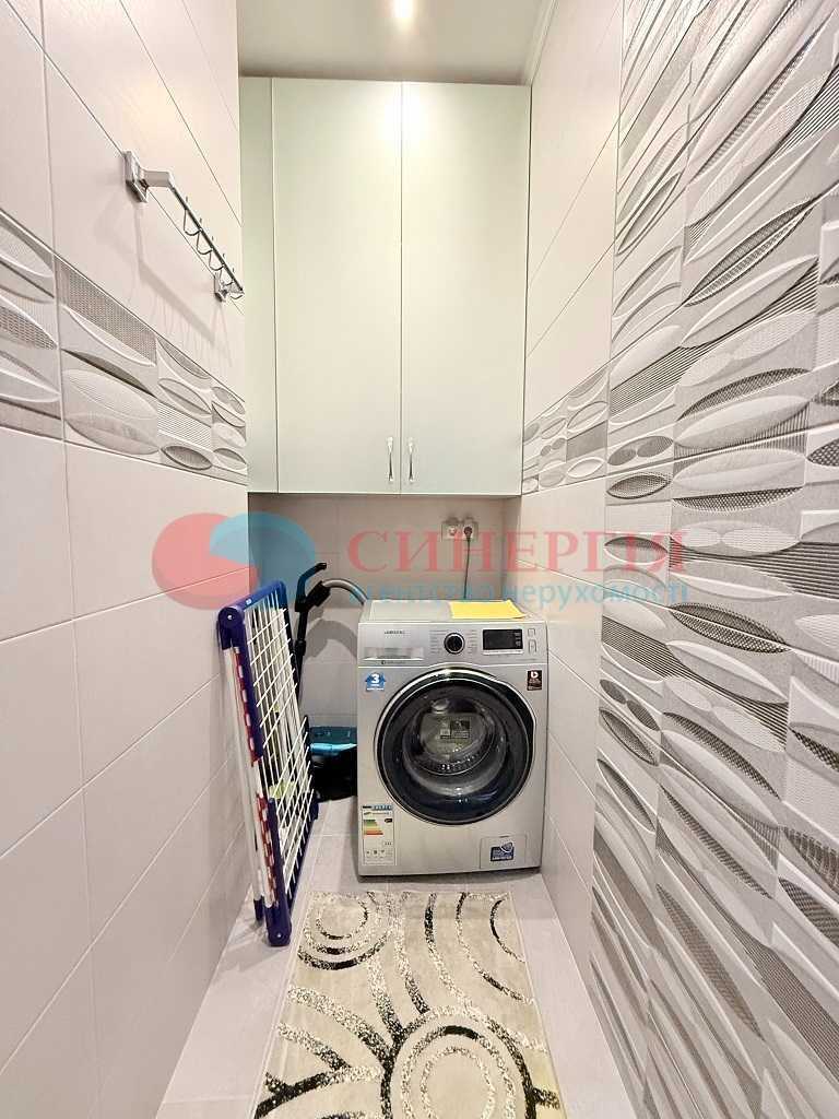 Оренда 3-кімнатної квартири 151 м², Раїси Окіпної вул., 18