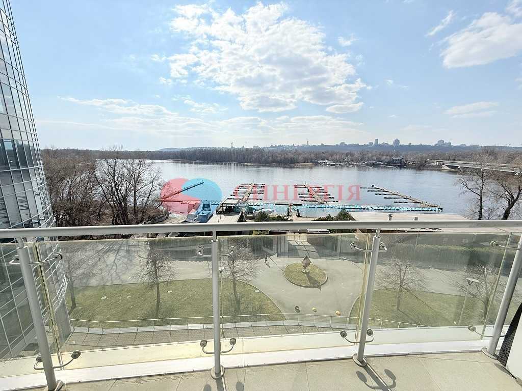 Оренда 3-кімнатної квартири 151 м², Раїси Окіпної вул., 18