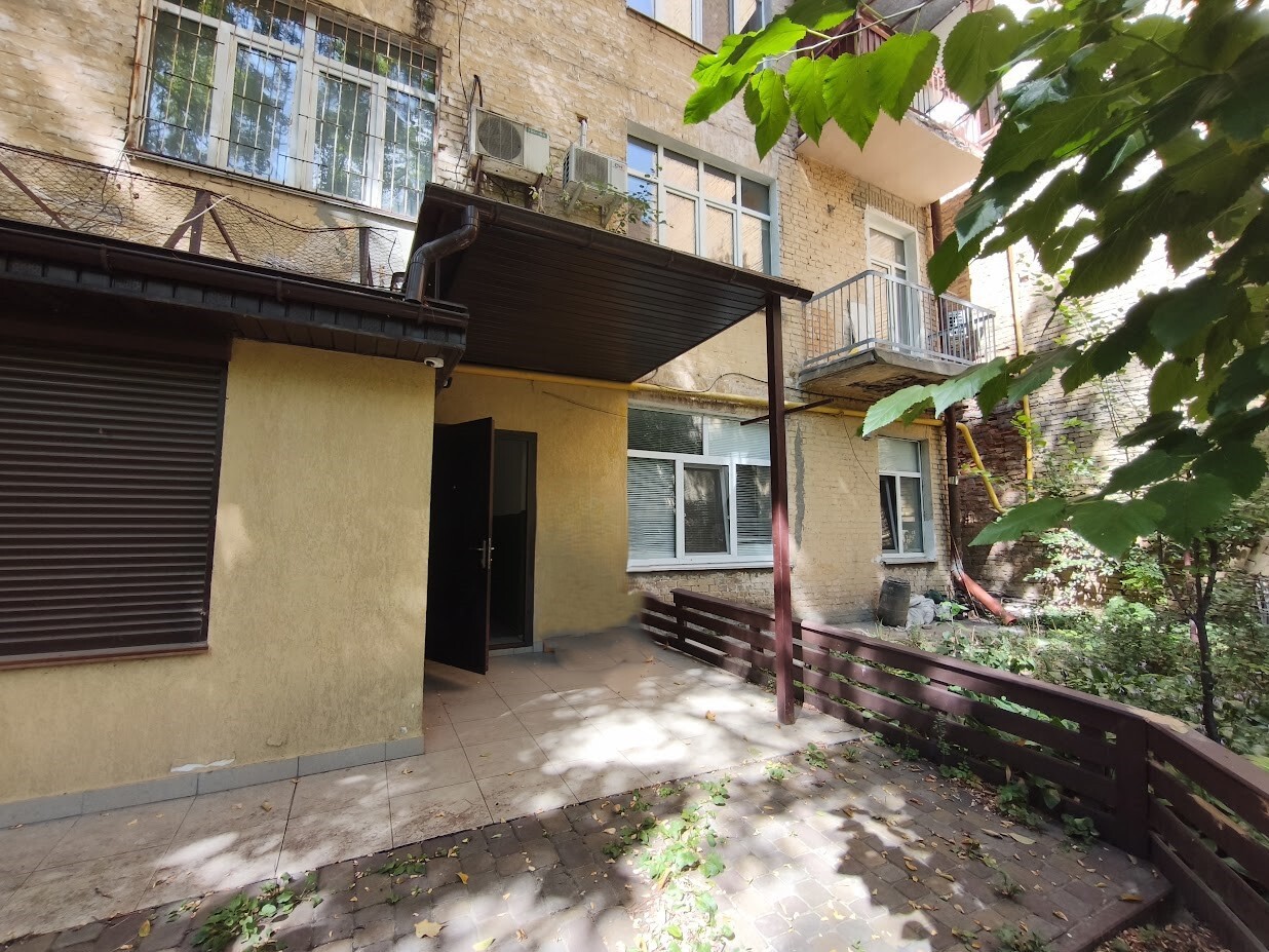 Продаж 2-кімнатної квартири 32 м², Костьольна вул., 6