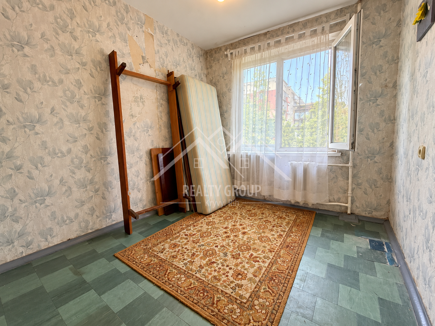 Продажа 4-комнатной квартиры 63 м², Космонавтов ул.