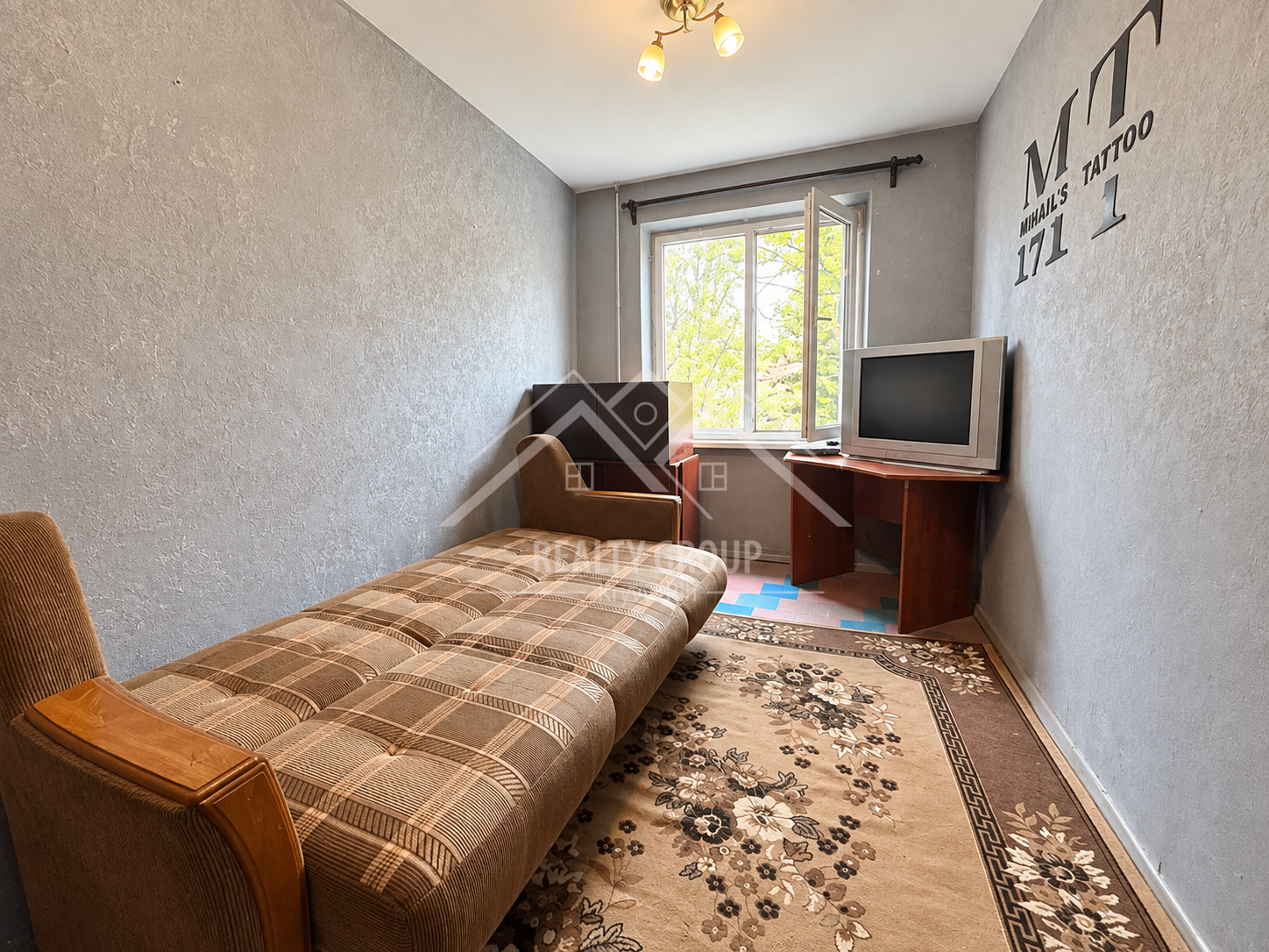 Продажа 4-комнатной квартиры 63 м², Космонавтов ул.