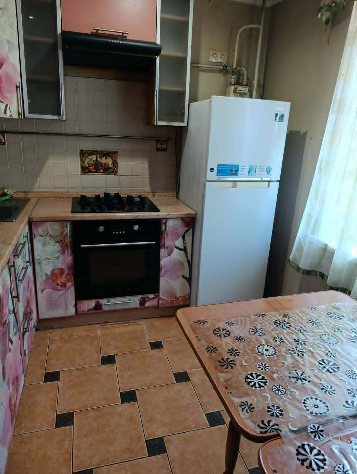Оренда 2-кімнатної квартири 56 м², Володимира Момота вул.