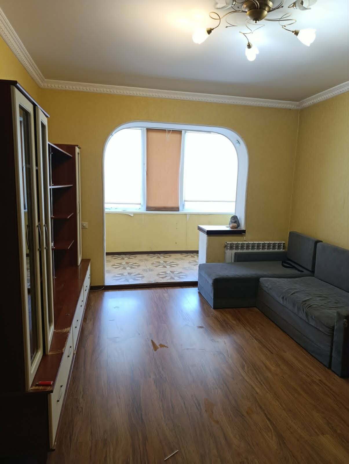 Оренда 2-кімнатної квартири 56 м², Володимира Момота вул.