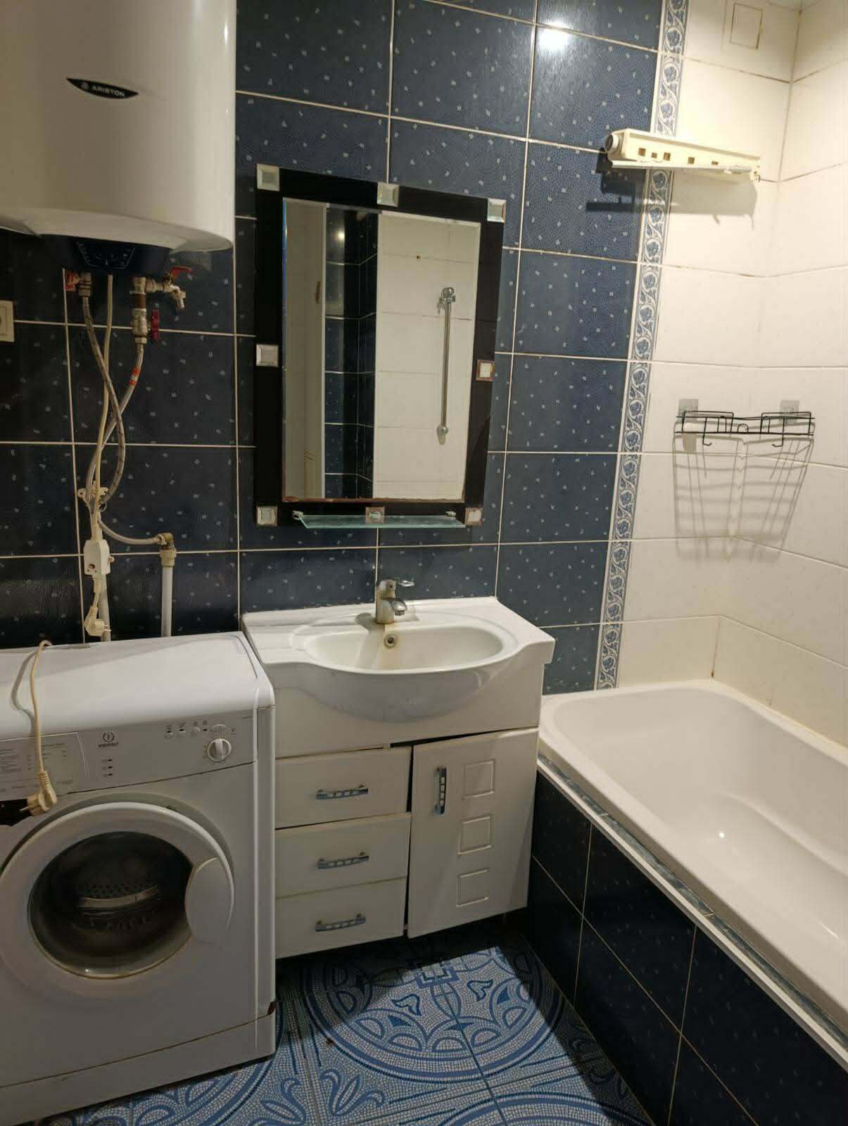Оренда 2-кімнатної квартири 56 м², Володимира Момота вул.