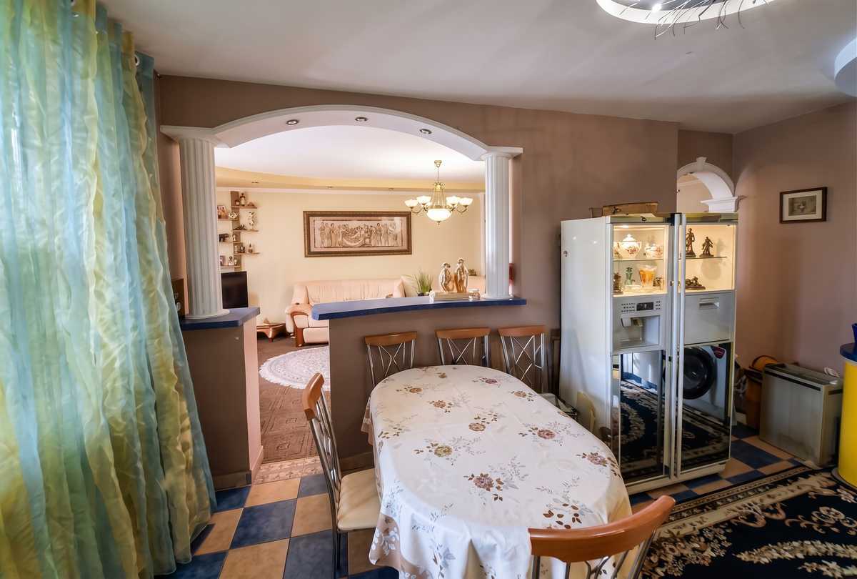 Продаж 3-кімнатної квартири 105 м², Анни Ахматової вул., 47
