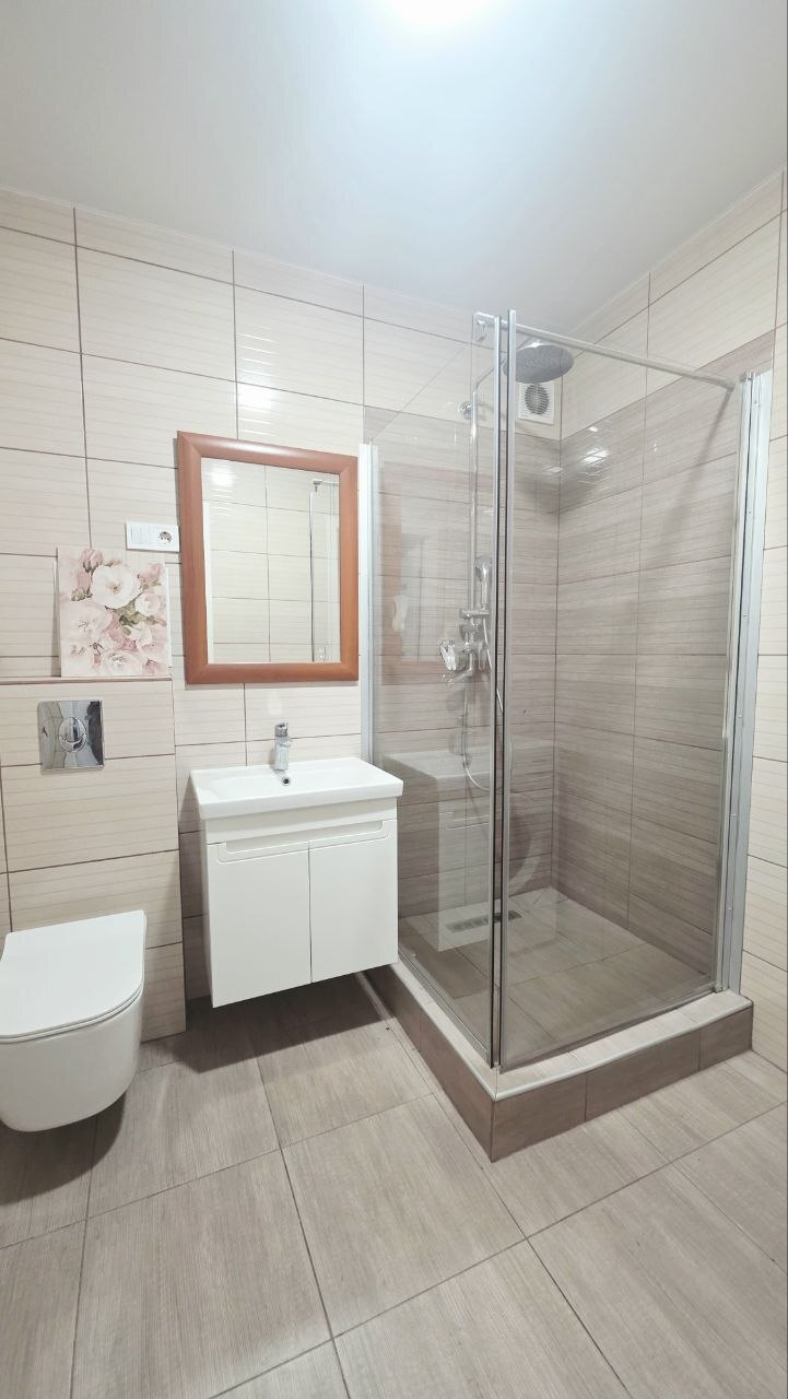 Продажа 2-комнатной квартиры 78 м², Славы бул.