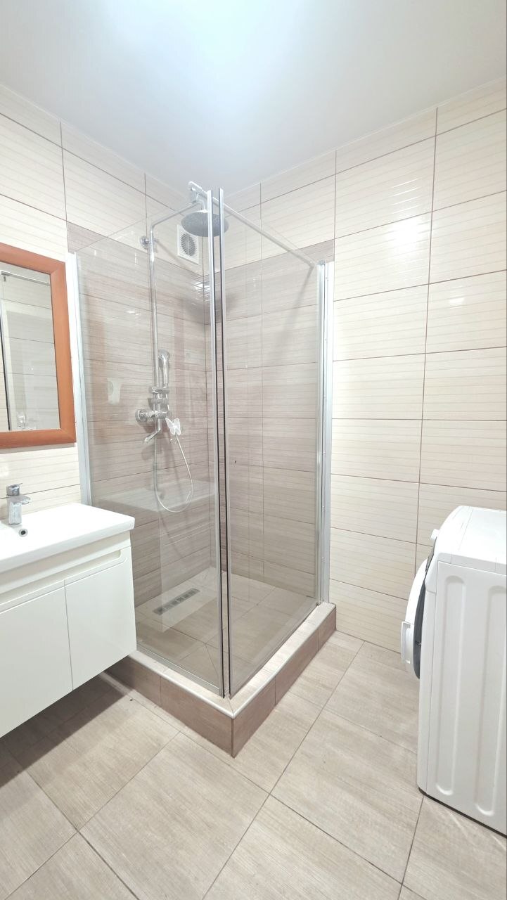 Продажа 2-комнатной квартиры 78 м², Славы бул.