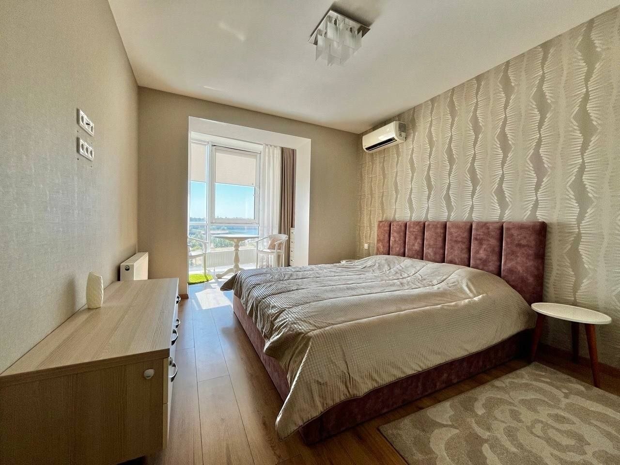 Продажа 2-комнатной квартиры 84 м², Набережная Победы ул.