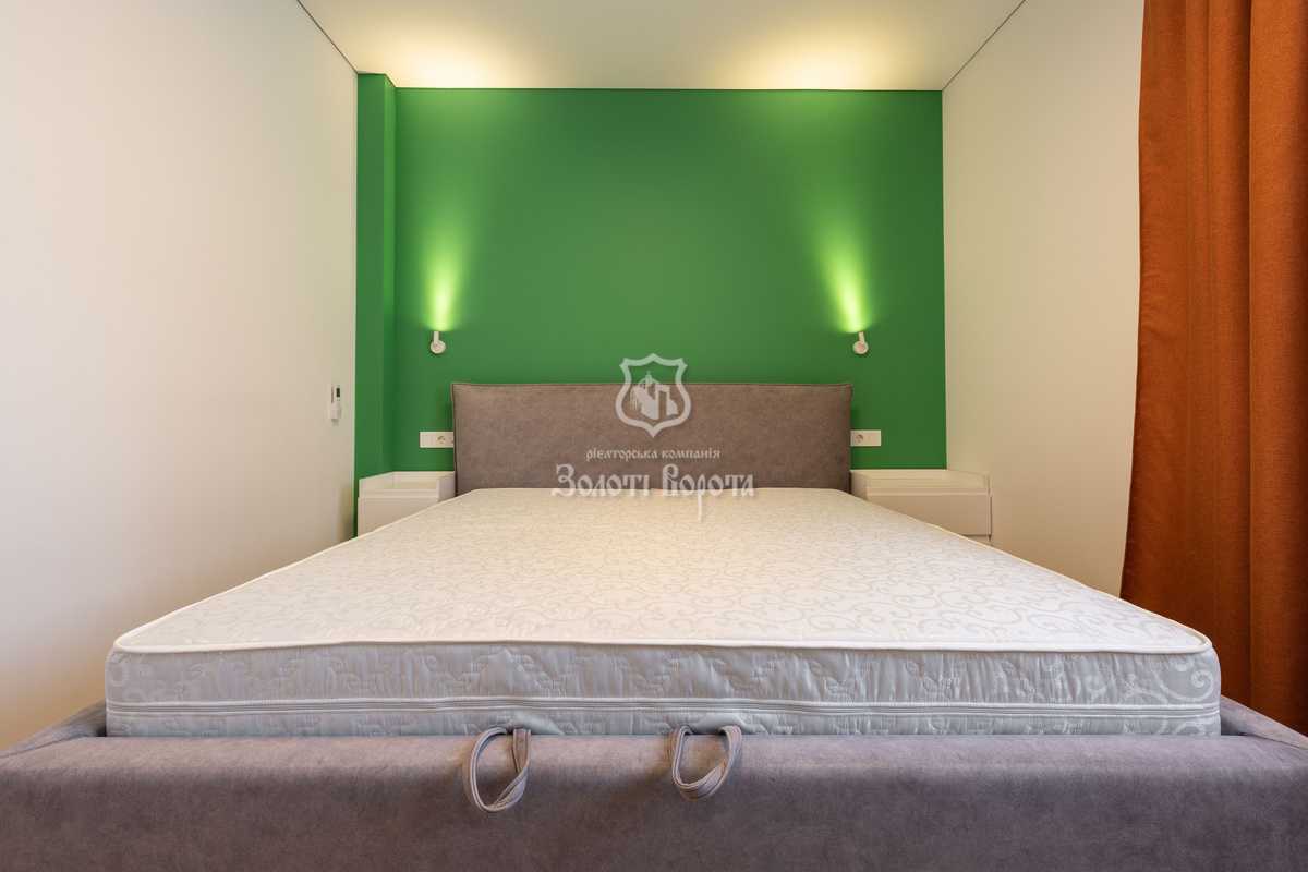Продаж 2-кімнатної квартири 67.8 м², Олександра Олеся вул., 2а