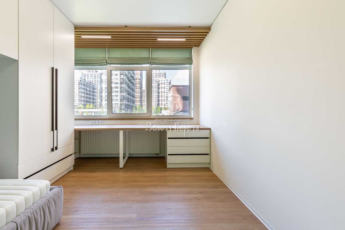 Продаж 2-кімнатної квартири 67.8 м², Олександра Олеся вул., 2а