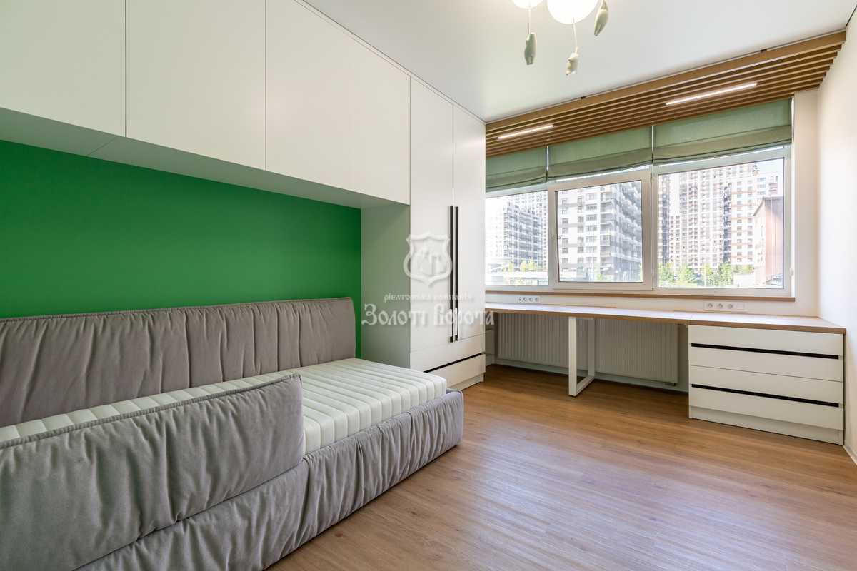 Продаж 2-кімнатної квартири 67.8 м², Олександра Олеся вул., 2а