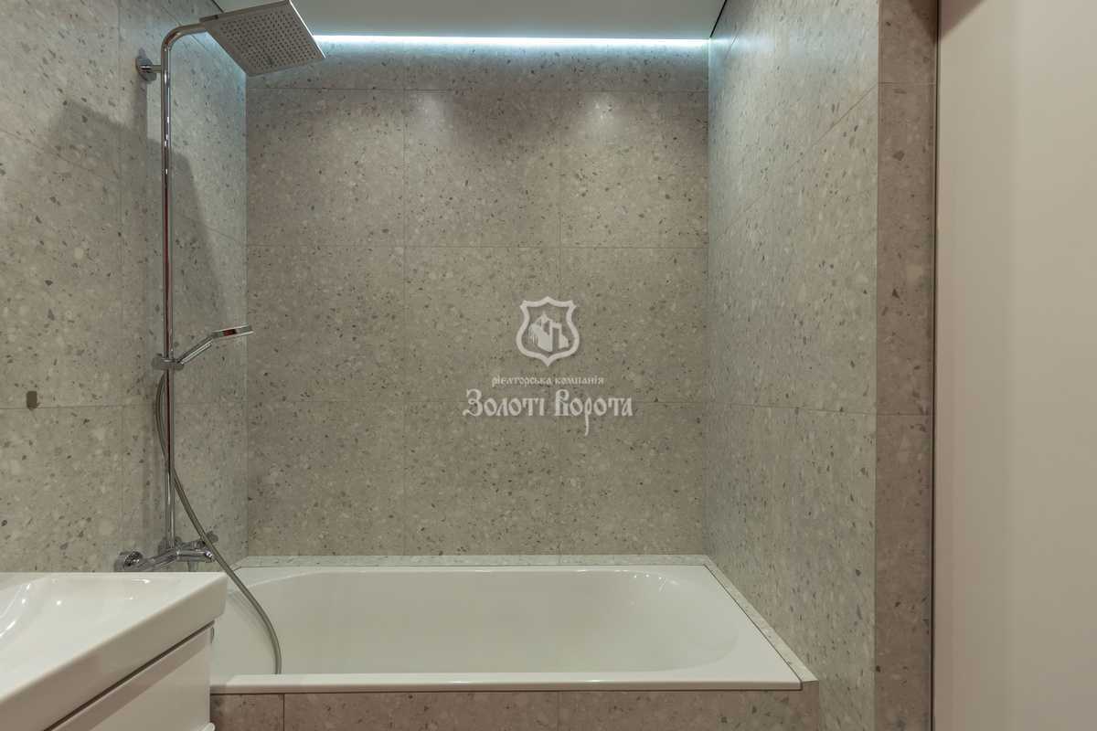 Продаж 2-кімнатної квартири 67.8 м², Олександра Олеся вул., 2а