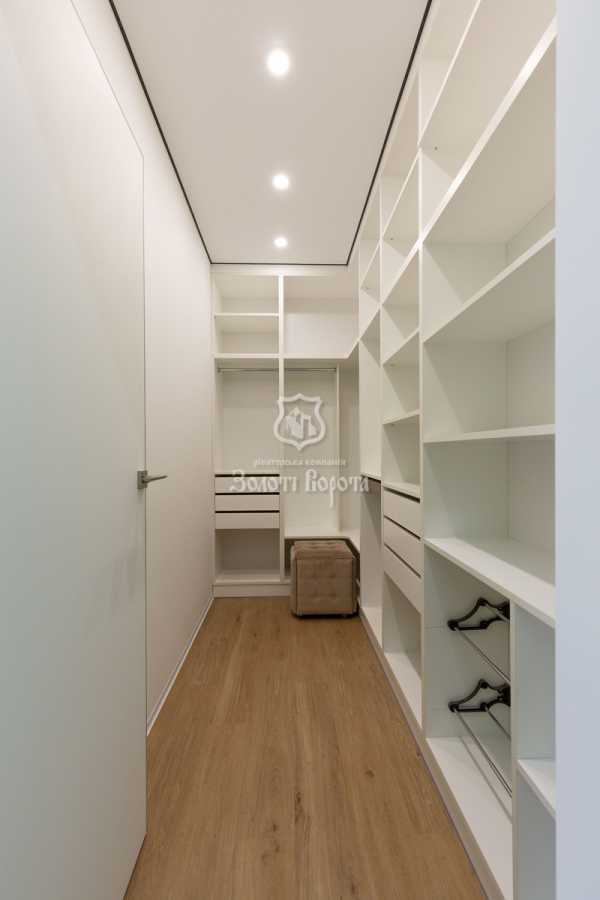 Продаж 2-кімнатної квартири 67.8 м², Олександра Олеся вул., 2а