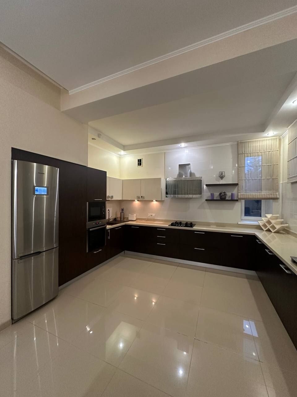 Оренда будинку 250 м²