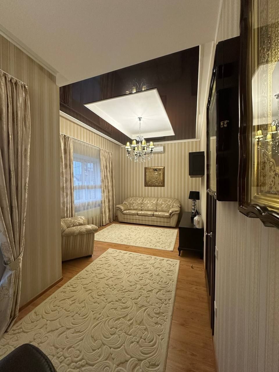 Оренда будинку 250 м²