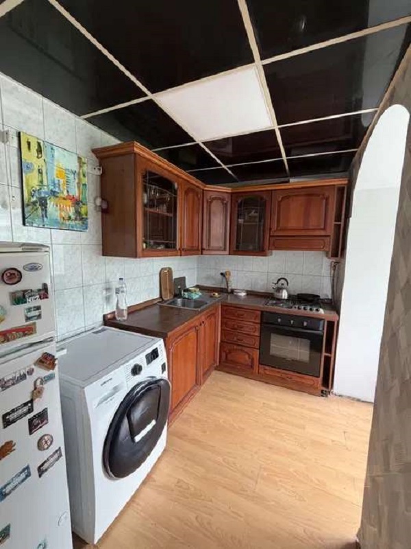 Продаж 2-кімнатної квартири 60 м², Березняківська вул., 4