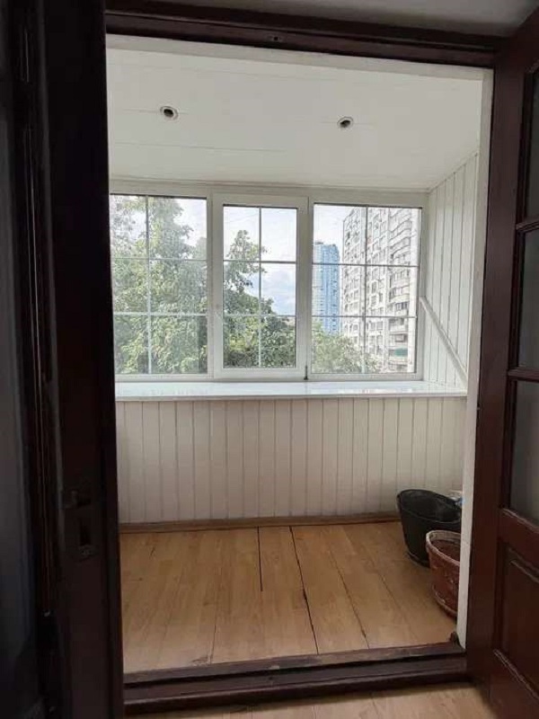 Продаж 2-кімнатної квартири 60 м², Березняківська вул., 4
