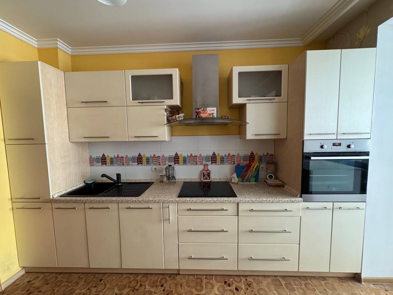 Оренда 3-кімнатної квартири 90 м², Тургенівська вул., 10