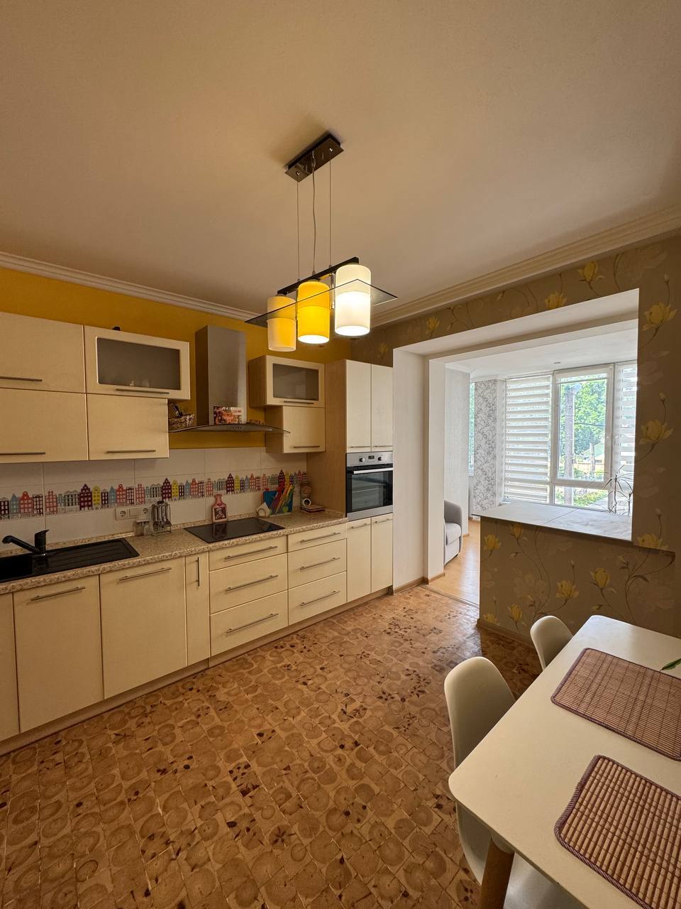 Оренда 3-кімнатної квартири 90 м², Тургенівська вул., 10