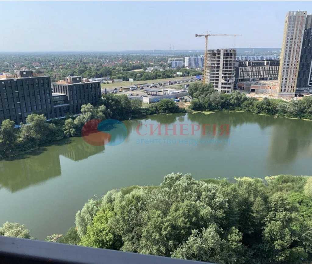 Продаж 2-кімнатної квартири 90 м², Дніпровська наб., 20б