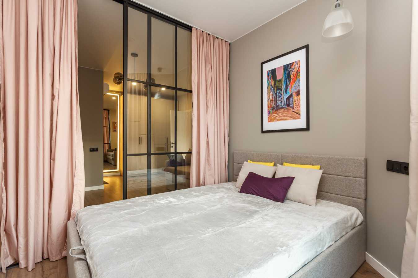 Продаж 1-кімнатної квартири 35 м², Миру вул., 2В