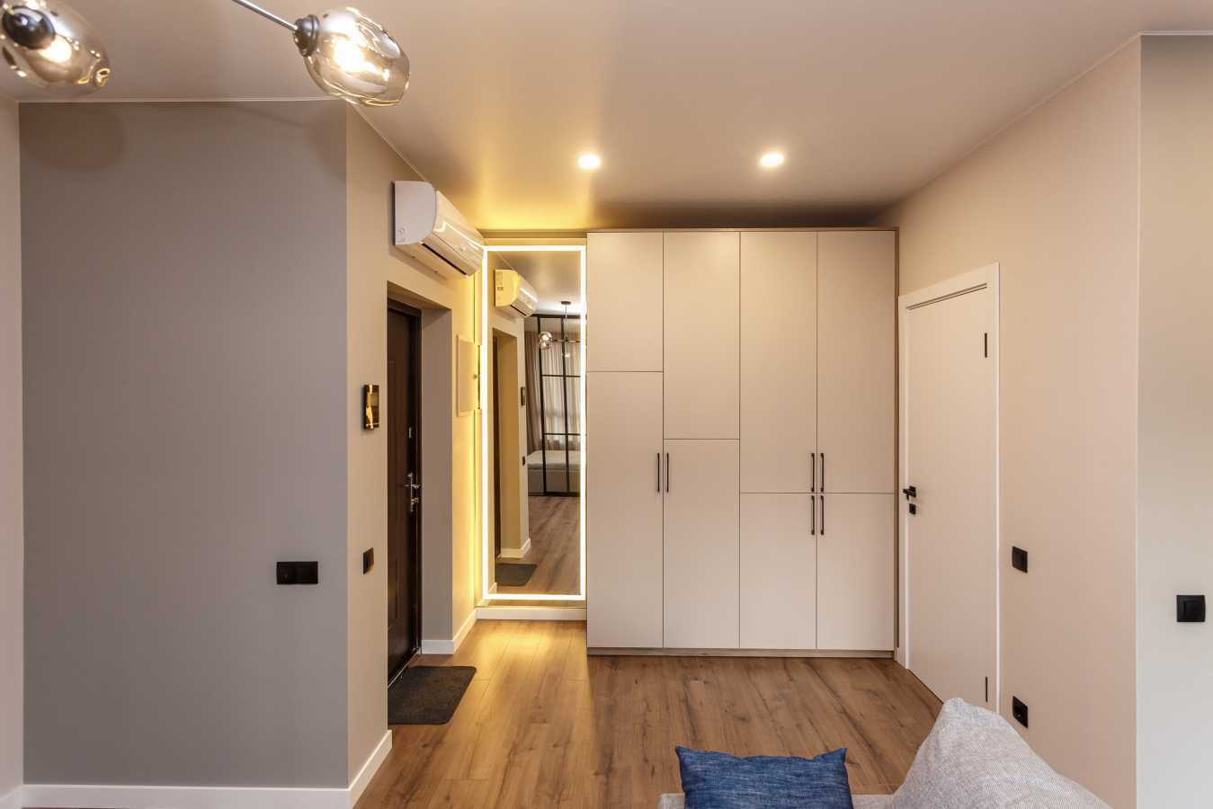 Продаж 1-кімнатної квартири 35 м², Миру вул., 2В