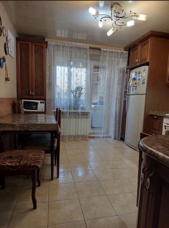 Продажа 2-комнатной квартиры 62 м², Баяна ул.