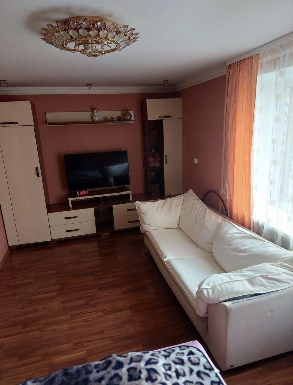Продажа 2-комнатной квартиры 62 м², Баяна ул.
