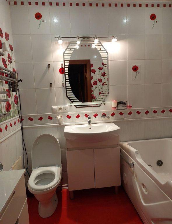Продажа 2-комнатной квартиры 62 м², Баяна ул.