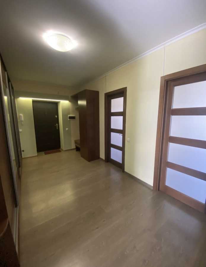 Продаж 2-кімнатної квартири 73.6 м², Центральна вул., 33В