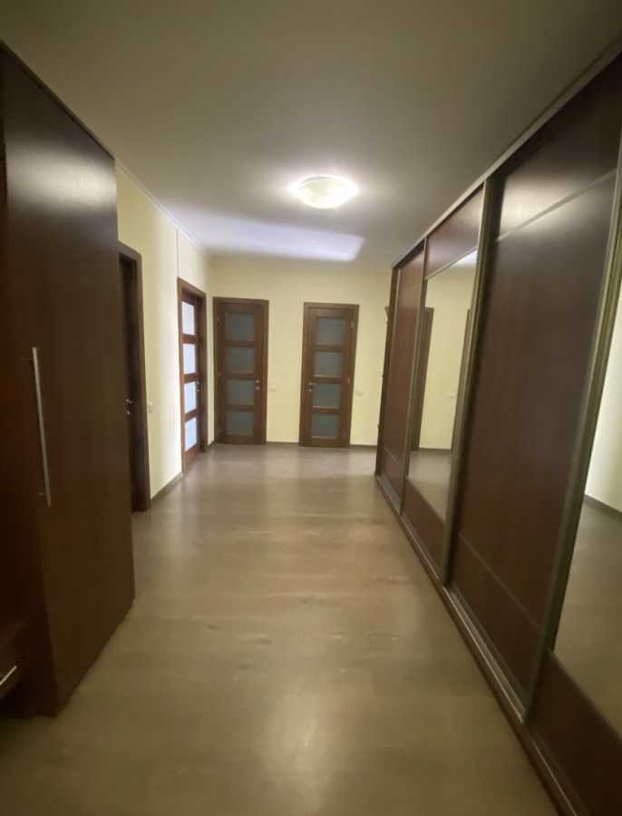 Продаж 2-кімнатної квартири 73.6 м², Центральна вул., 33В