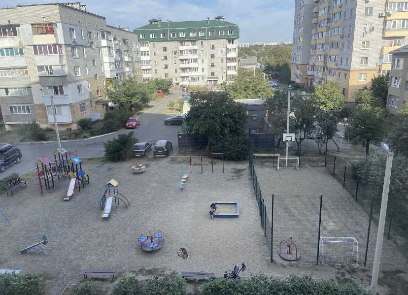Продаж 2-кімнатної квартири 73.6 м², Центральна вул., 33В