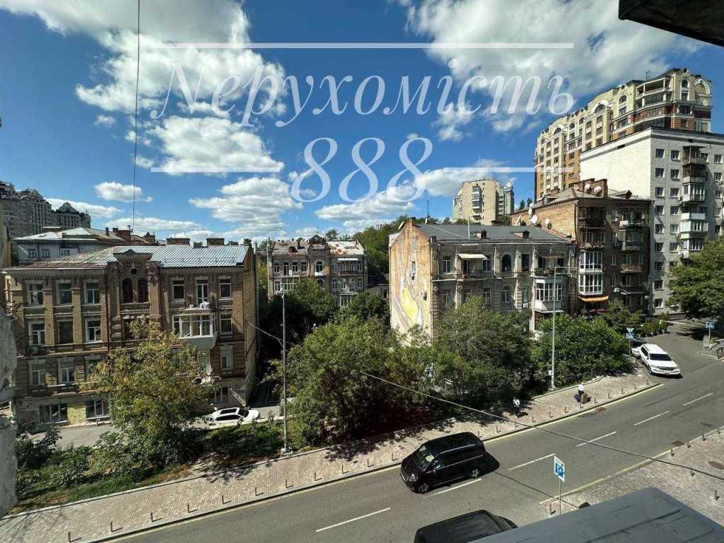 Продаж 2-кімнатної квартири 50 м², Івана Франка вул., 7