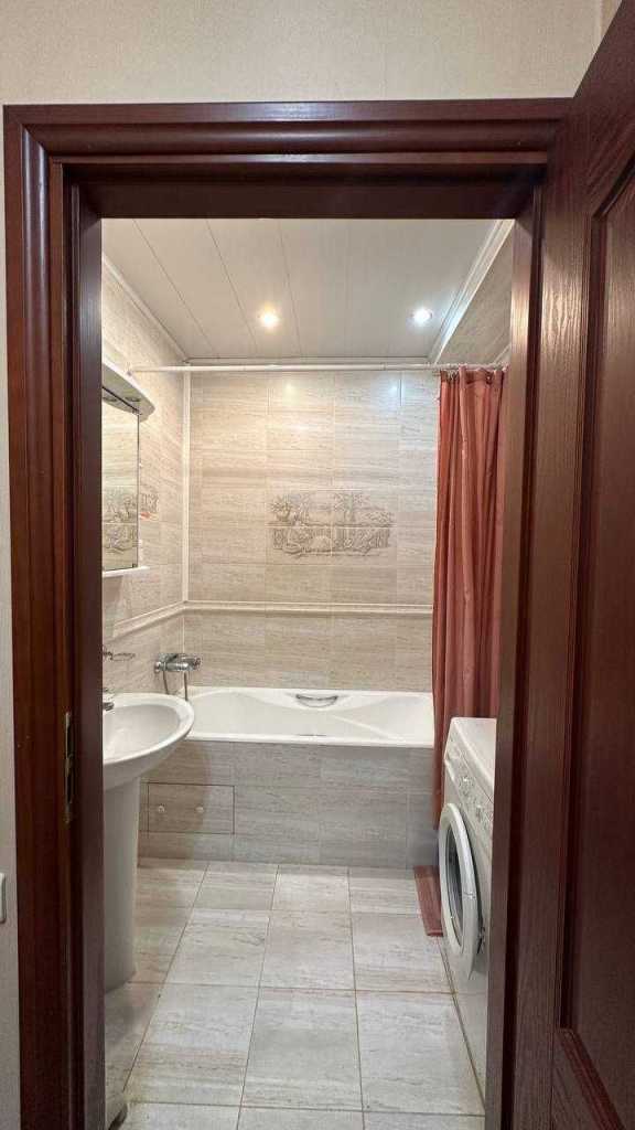 Продаж 2-кімнатної квартири 50 м², Івана Франка вул., 7