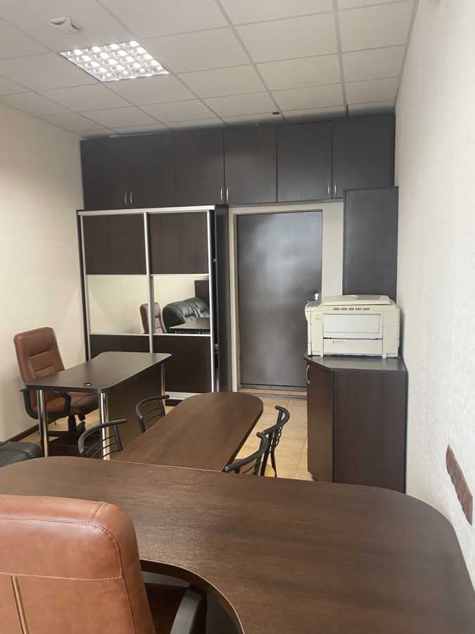 Аренда офиса 21.8 м², Днепровская наб., 14