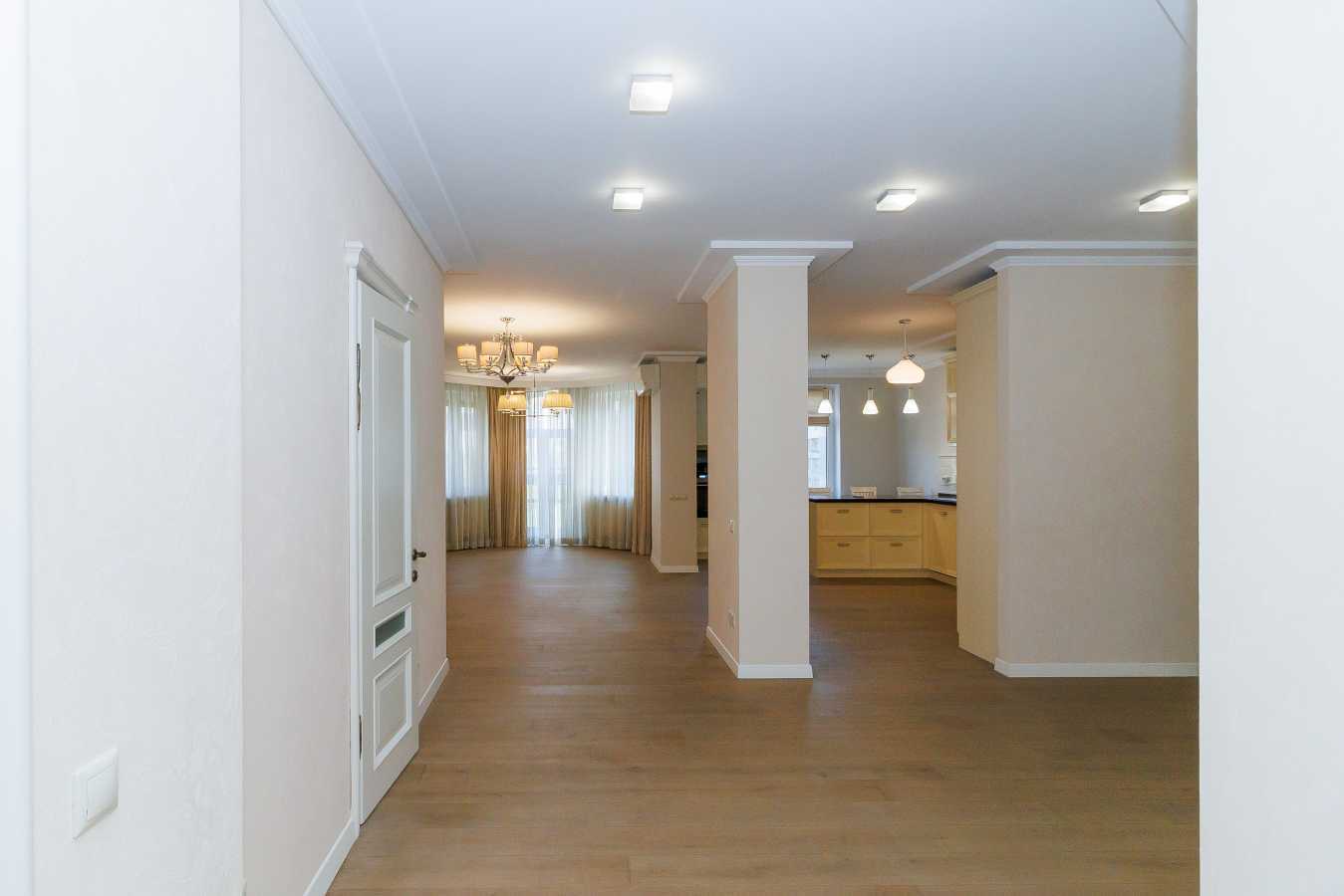 Продаж 4-кімнатної квартири 143.5 м², Дмитрівська вул., 75