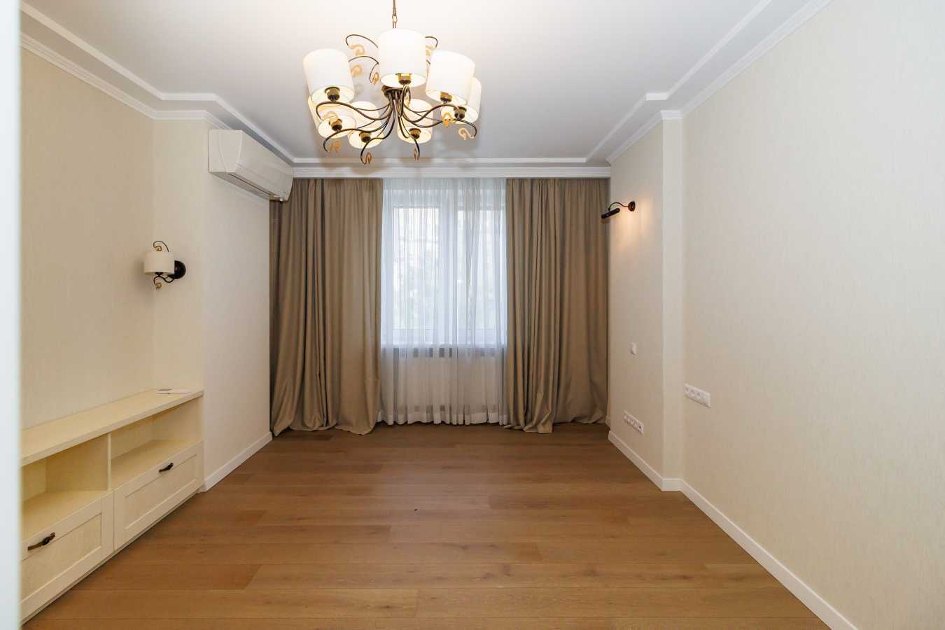 Продаж 4-кімнатної квартири 143.5 м², Дмитрівська вул., 75