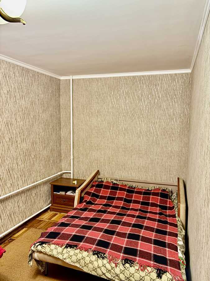Продаж 2-кімнатної квартири 44 м², Салютна вул., 9