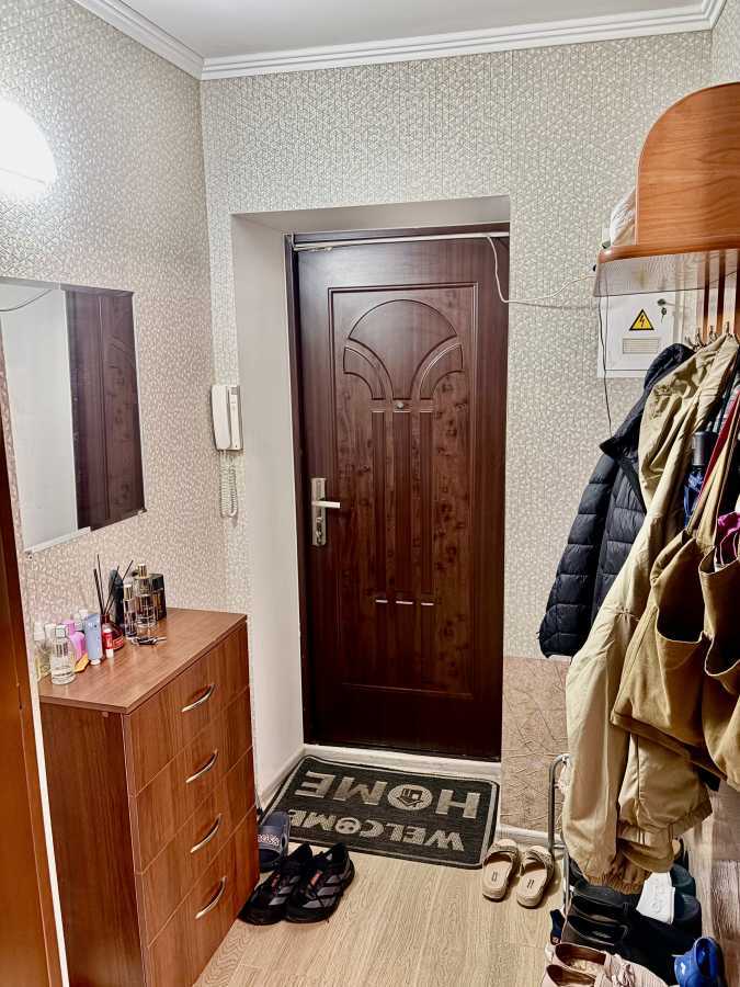 Продаж 2-кімнатної квартири 44 м², Салютна вул., 9