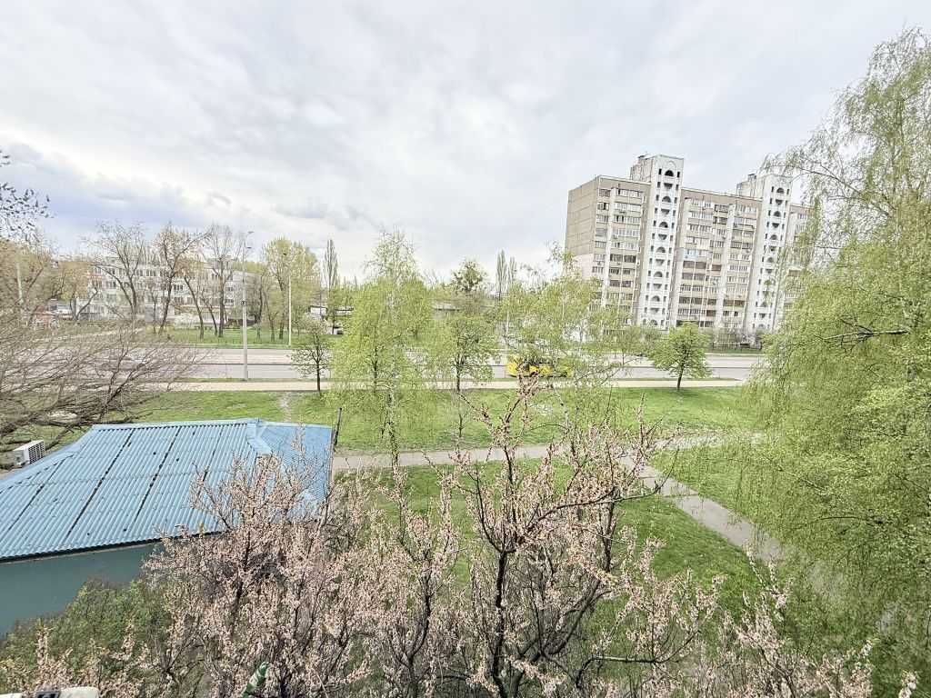 Продаж 3-кімнатної квартири 58 м², Новаторів вул., 4