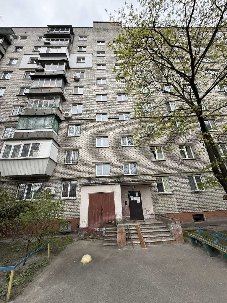 Продаж 3-кімнатної квартири 58 м², Новаторів вул., 4