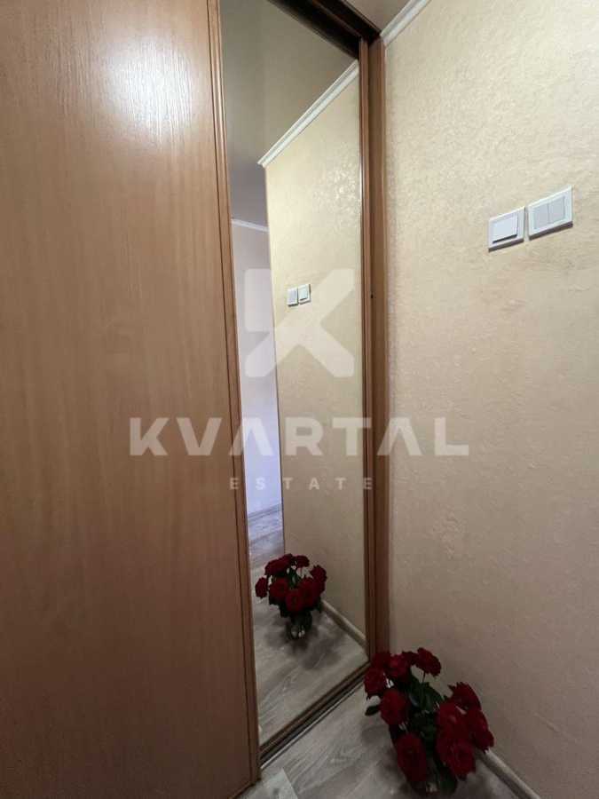 Продаж 1-кімнатної квартири 30 м², Миру вул., 6